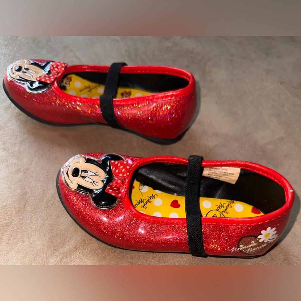 Disney Girl's Minnie Mouse Slip On Ballet Flats in Red Glitter Size 8 Girl Youth